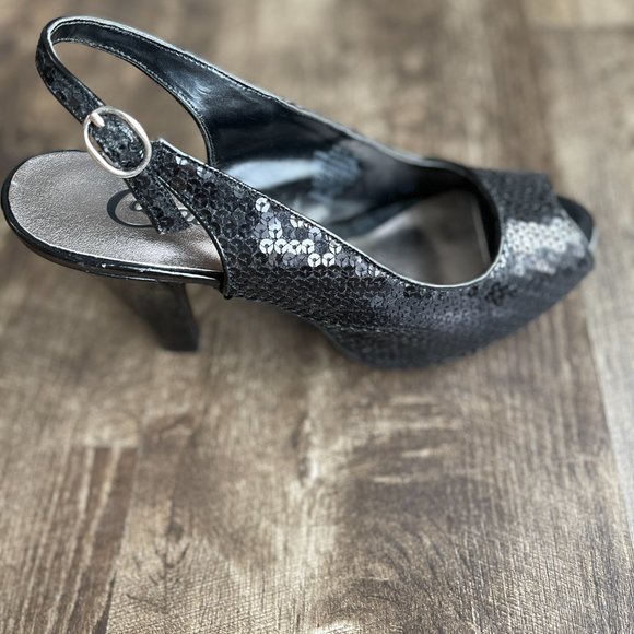 Candies 8.5 medium Women' sequin black heels. - Picture 8 of 10